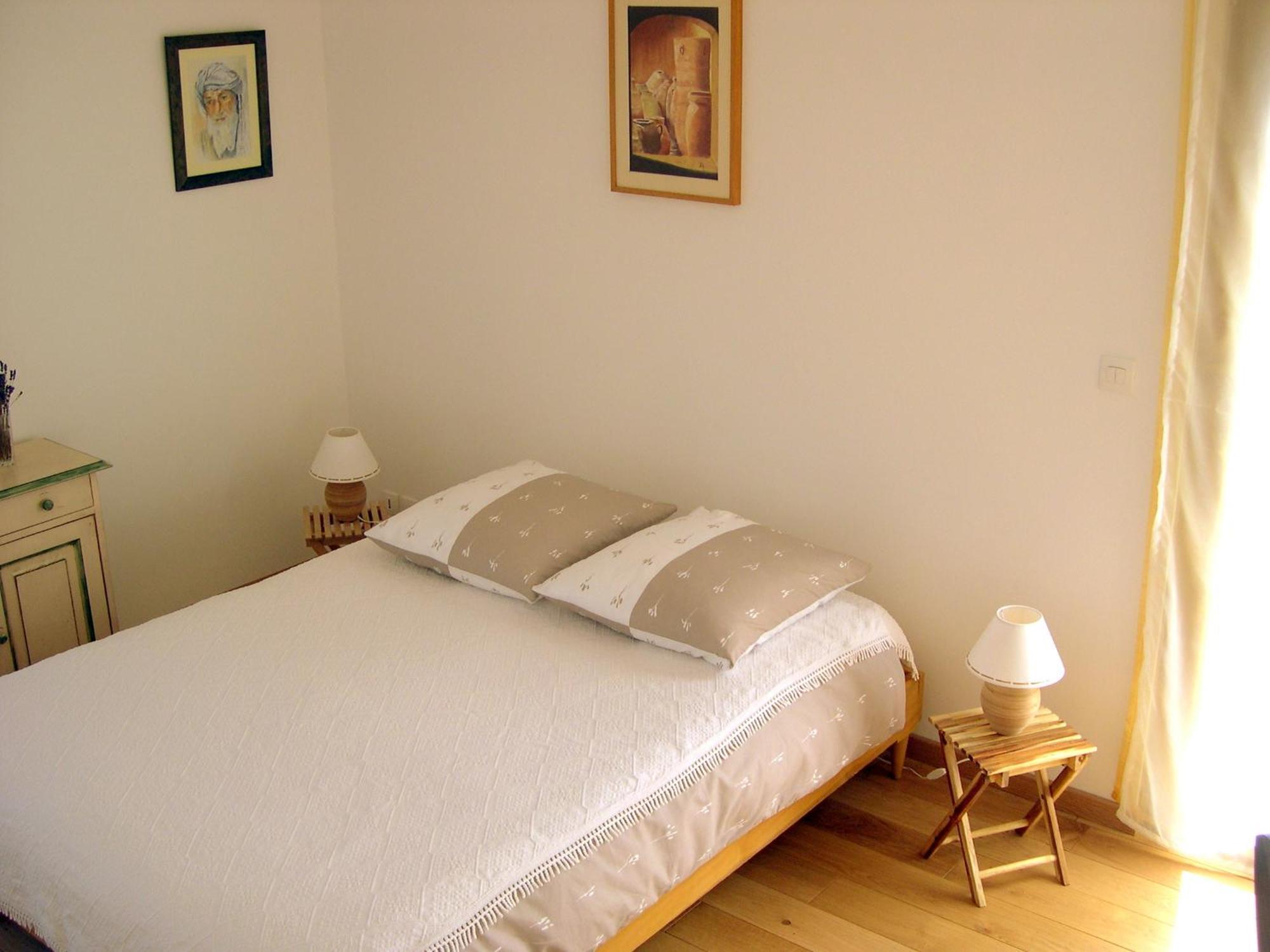 Holzhaus Chambre D'Hotes Bed & Breakfast Aix-en-Provence Exterior photo